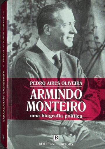 Capa de livro com a fotografia do embaixador Armindo Monteiro