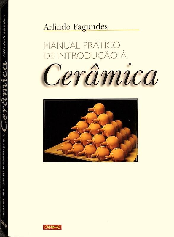 Capa de livro com escultura em cerâmica